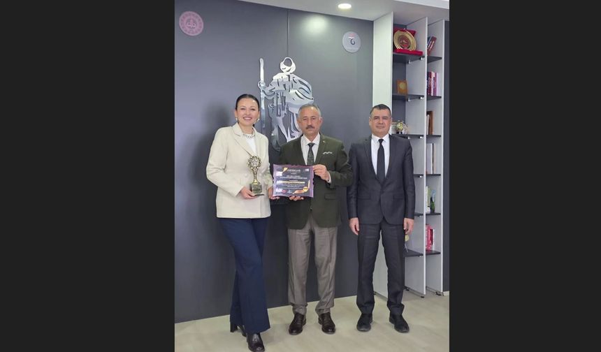 Eskişehirli Öğretmene '2026 Yılının Yenilikçi Öğretmeni' Ödülü