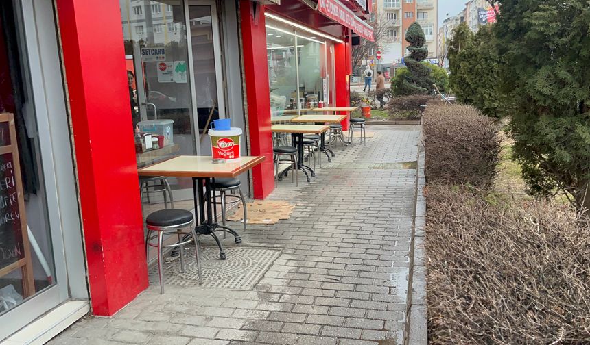 Yan Bakma Kavgası: 1'i Ağır 2 Yaralı