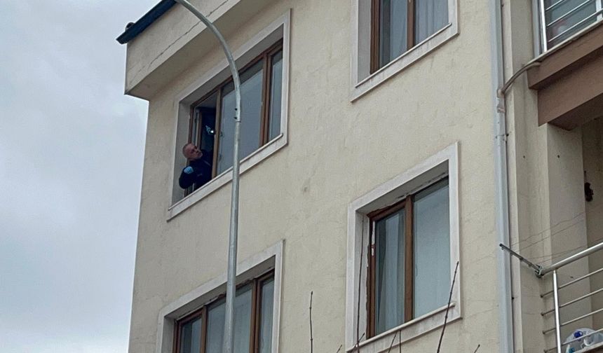 3’üncü kattan düşen 12 yaşındaki çocuk ağır yaralandı