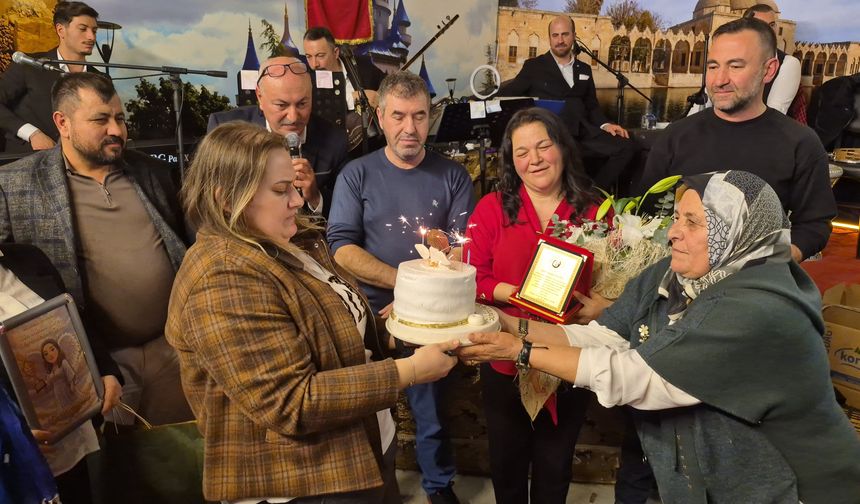 Ayşegül Bozbaş'a 'Yılın En Başarılı Hizmet Ödülü'
