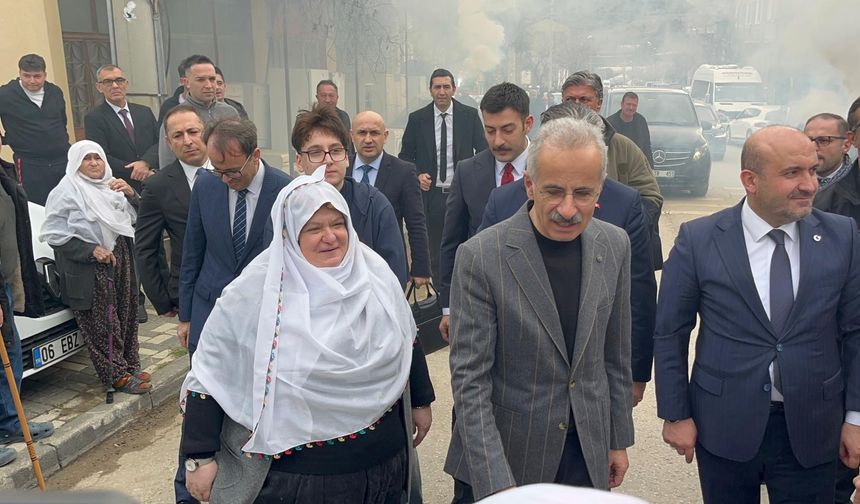 Bakan Uraloğlu: "İnşallah önümüzdeki sene de her şeyle beraber bu yolu bitireceğiz"