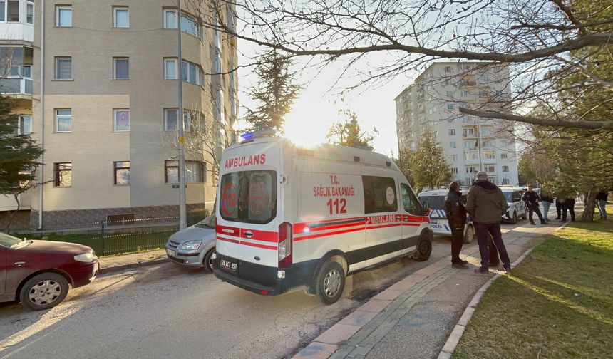 Komşular arasındaki bıçaklı kavga kanlı bitti