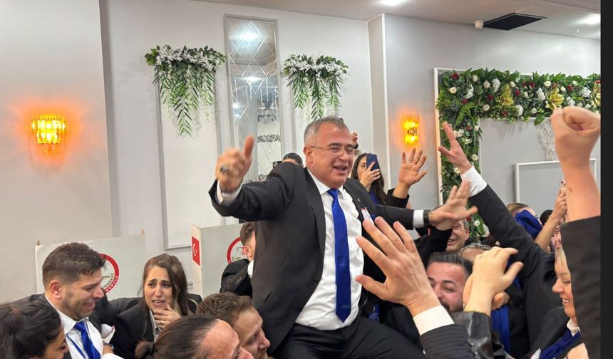 Berberler Ve Kuaförlerde Başkan Fethi Özkara