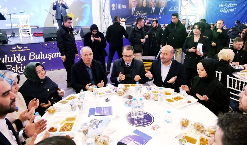 Efkan Âlâ Eskişehir teşkilatı ile buluştu