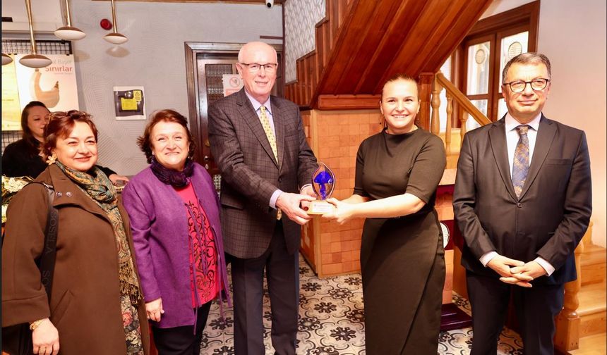 Gökçe Uysal Başer’den “Sınırlar”