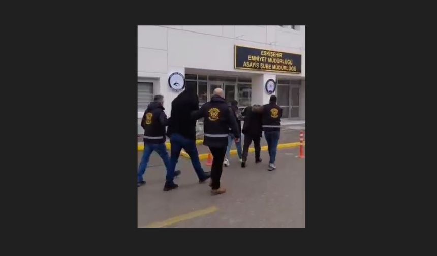 Sahte çekle 6 milyon lira dolandırdılar