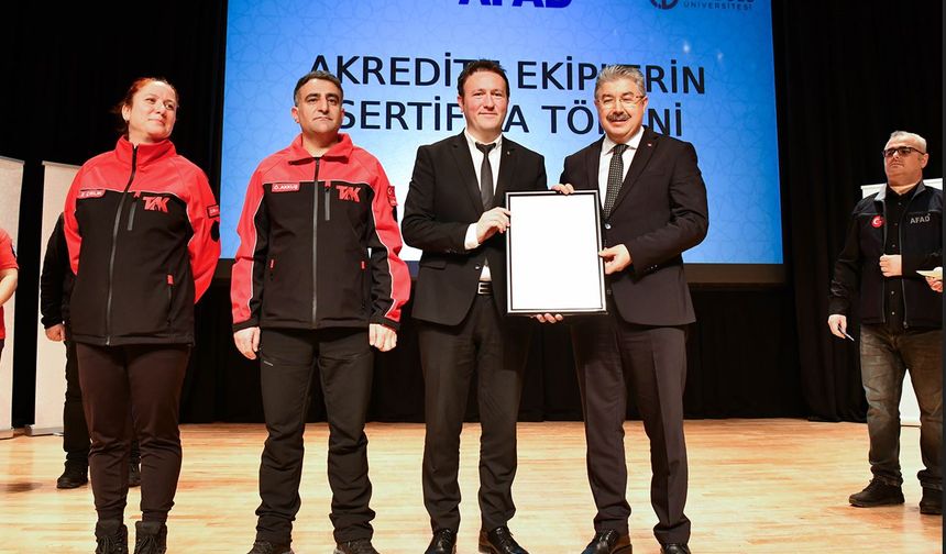 TAK Ekibine AFAD Akreditasyon Patchi Takdim Edildi