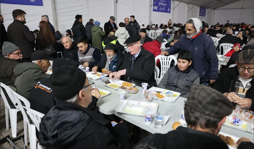 Başkan Kurt Ramazan’ın İlk İftarında Büyükdere’de Vatandaşlarla Buluştu