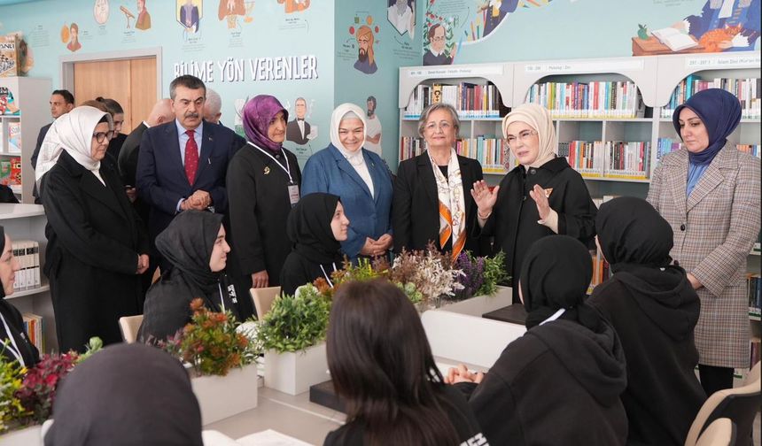 Ayşen Gürcan Emine Erdoğan'la Birlikte Kütüphane Toplu Açılış Törenine Katıldı
