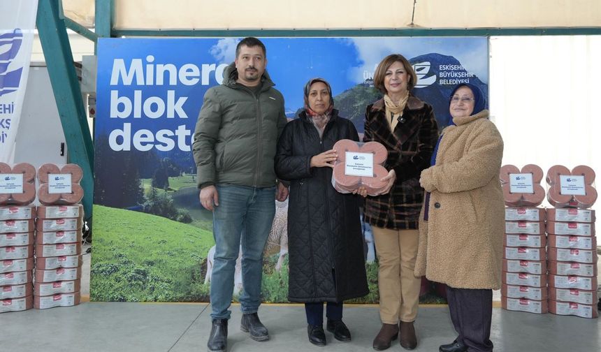İnönü’de Üreticiye Mineral Blok Desteği