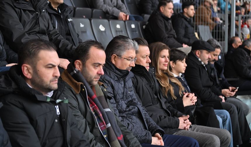 Vali Dr. Erdinç Yılmaz Eskişehirspor’un galibiyet coşkusuna ortak oldu