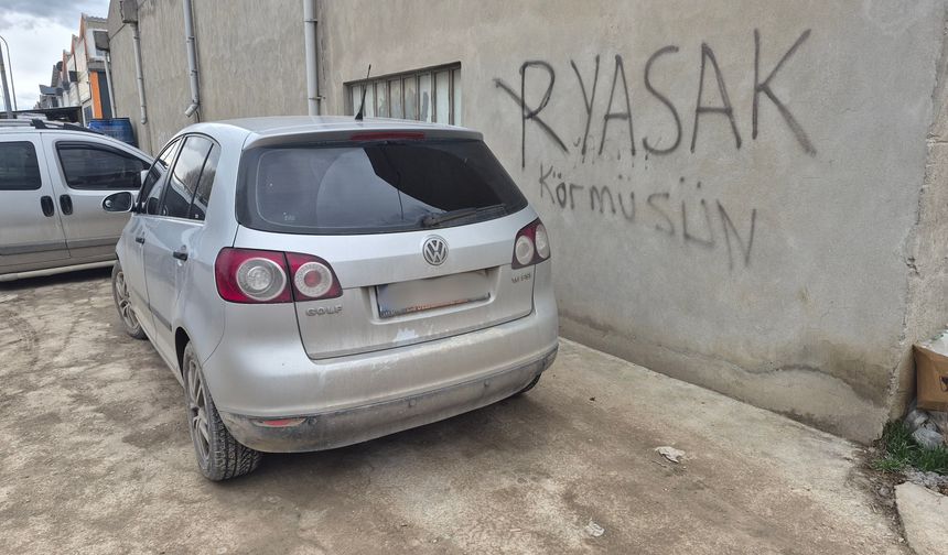 "Park yasak kör müsün" yazısı da işe yaramadı