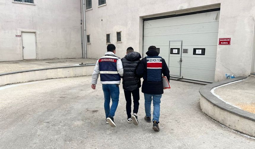 Eskişehir'de 10 yıl ve üzeri aranması bulunan 2 şahıs yakalandı