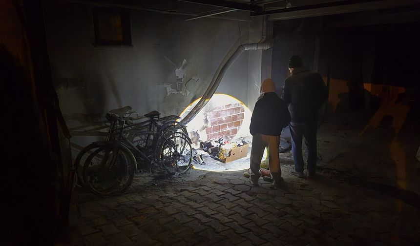 Apartman garajında yangın