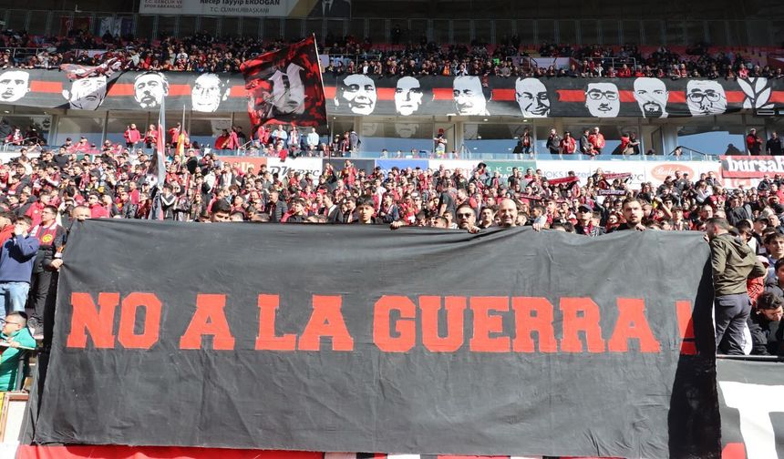 Eskişehirspor tribünlerinden İspanya'ya selam