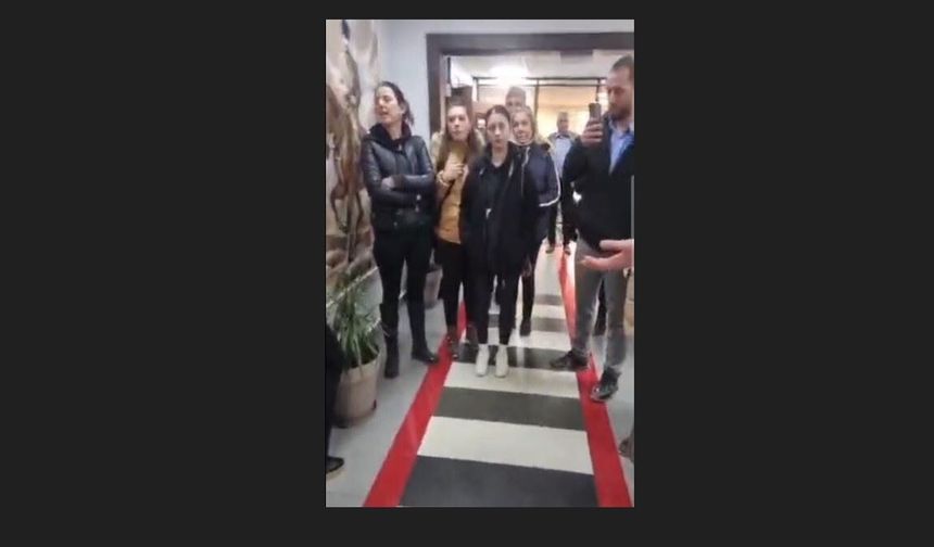 Hayvan barınağındaki şok görüntüler sonrası hayvanseverler belediyeyi bastı