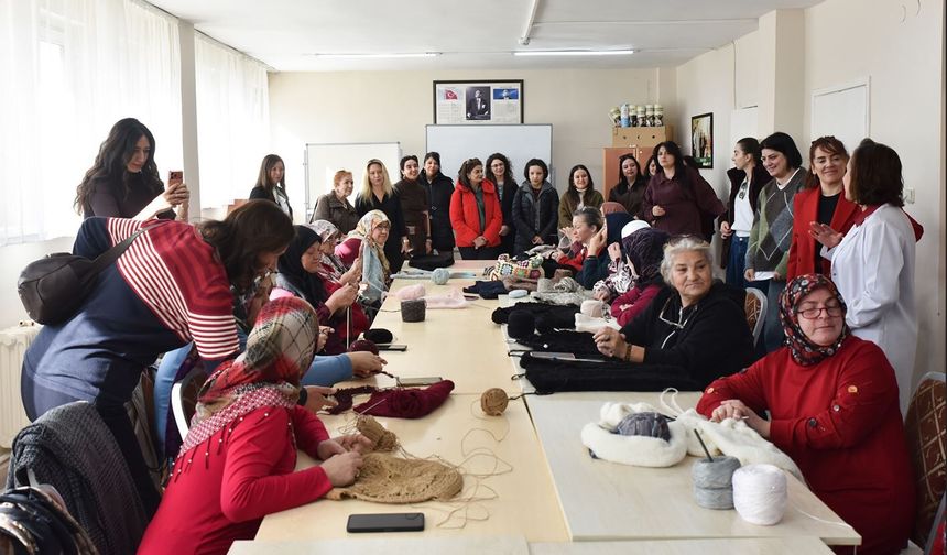 Tepebaşı Belediyesi Her Alanda Kadının Yanında