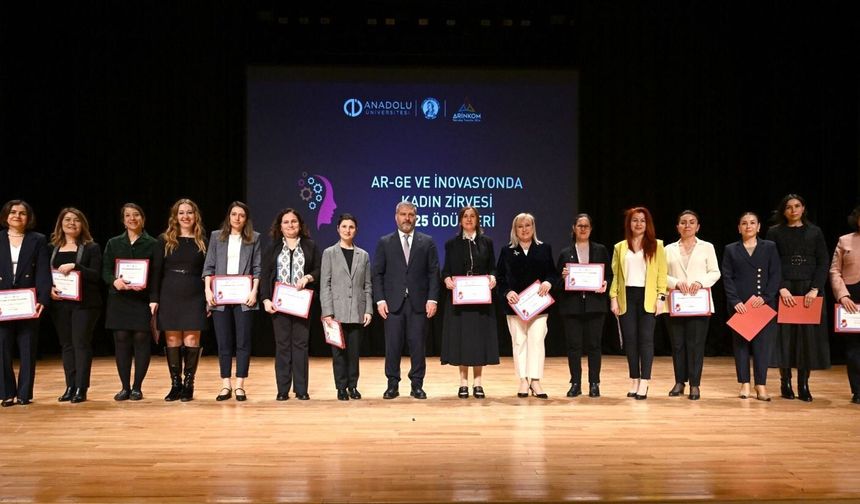 2025 Yılı AR-GE ve İnovasyonda Kadın Zirvesi Ödülleri sahiplerini buldu