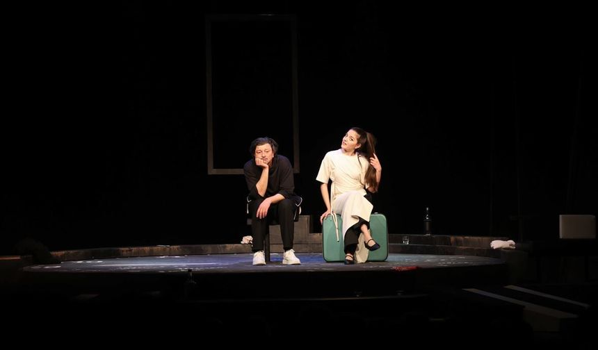 Şehir Tiyatrolarının Yeni Oyunu “Unutmak” Seyirciyle Buluştu