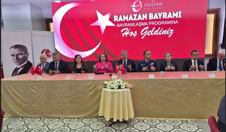 Eskişehir Valiliği bayramlaşma programında birlik mesajı