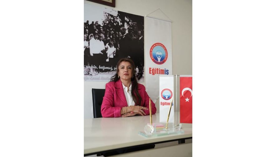 “İstiklal Marşı Başka Bir Dilde Okunamaz”