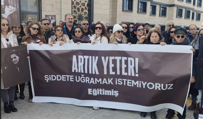 Eskişehir Eğitim İş Katledilen Öğretmenin Cenazesine Katıldı.