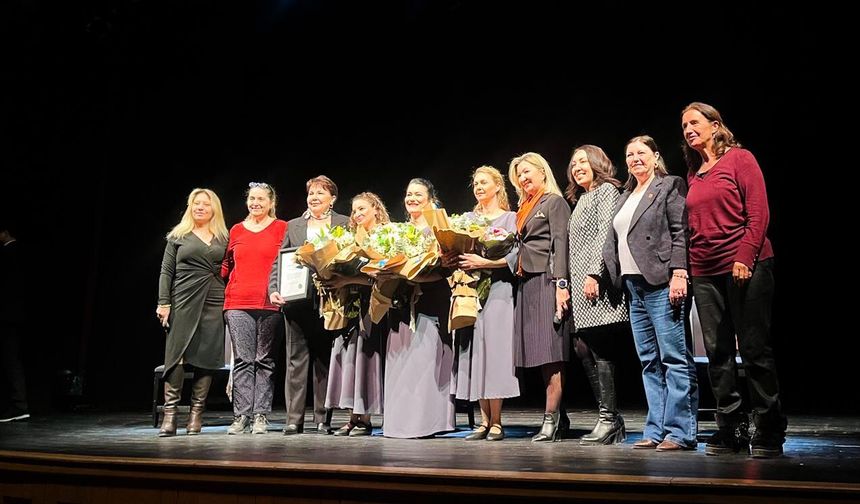 Tepebaşı’nda Kadınlar Tiyatro İle 8 Mart’ı Kutladı