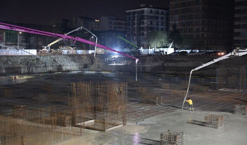 Kurtuluş Kapalı Pazar Yeri’nde 5 Bin Metreküplük Dev Beton Dökümü