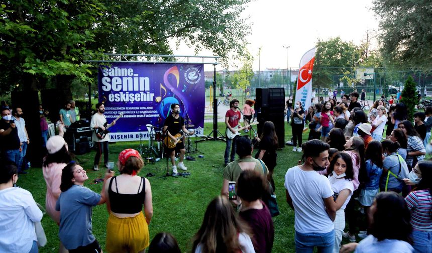 Eskişehir Sokakları Müzikle Şenleniyor