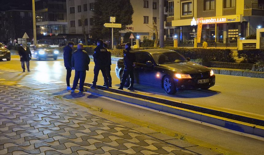 Otomobilin çarptığı bisikletli kadın yaralandı