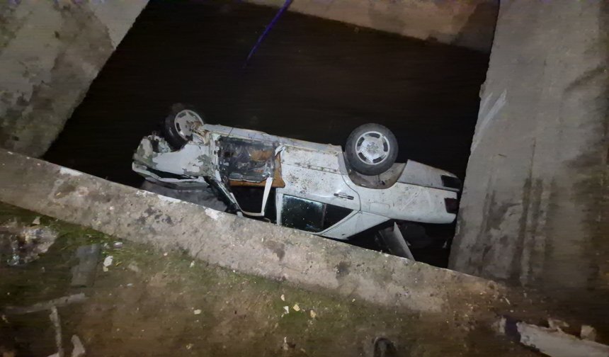 Eskişehir'de kontrolden çıkan otomobil sulama kanalına uçtu: 2 yaralı