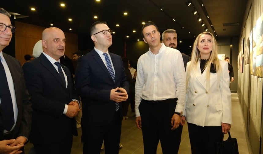 Hadi Mousavi’den "Geçmişin İzinde: Eskişehir Fotoğraf Sergisi"