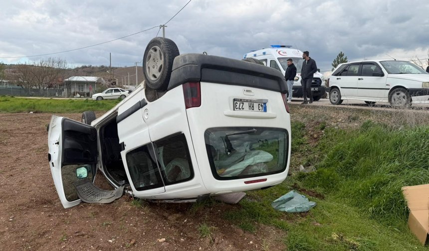 Eskişehir'de savrulan araç takla attı: 2 yaralı