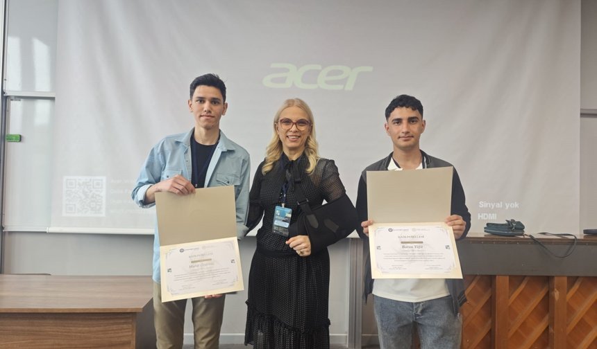 Okullarını uluslararası kongrede başarıyla temsil ettiler