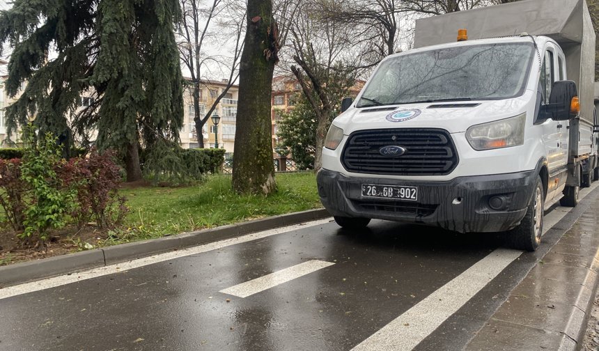 Belediye kendi yaptığı bisiklet yolunu kapattı