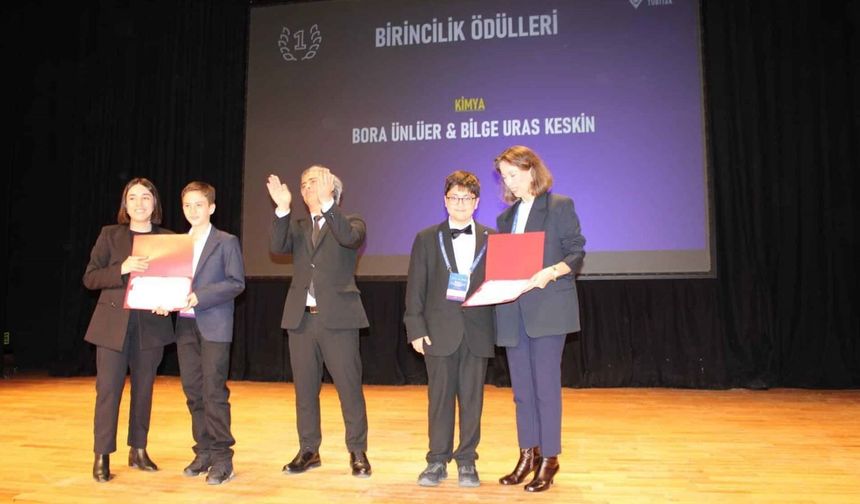 Eskişehirli Öğrencilerden TÜBİTAK Bölge Finalinde Büyük Başarı