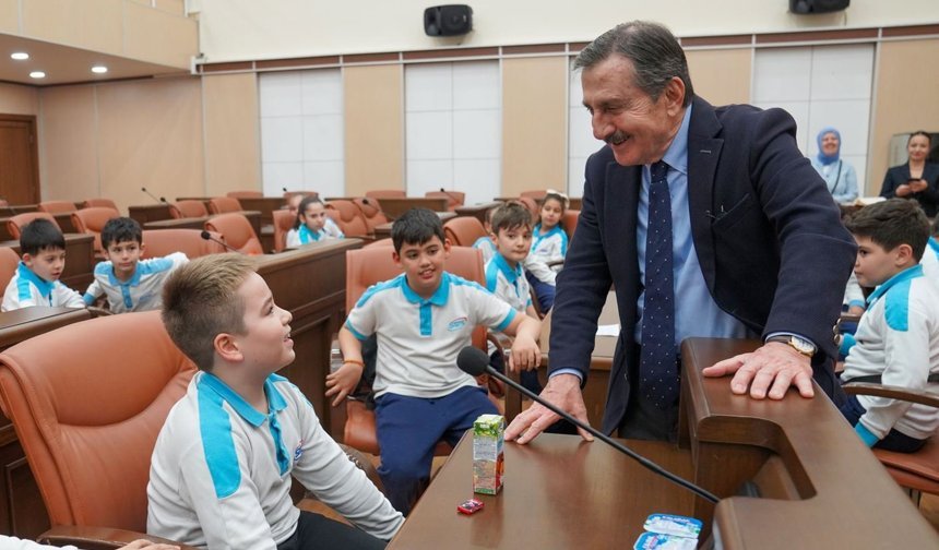 Miniklerden Başkan Ataç'a “Messi mi Ronaldo mu?” Sorusu