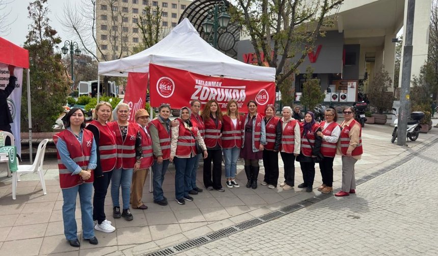 CHP’li Kadınlardan ‘Katlanmak Zorunda Değilsiniz’ İmza Kampanyası