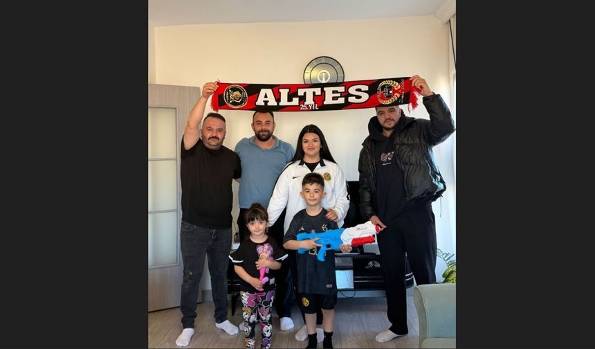 Kumbarasındaki parayı Eskişehirspor'a bağışlayan Hüseyin Buğra'ya sürpriz hediye