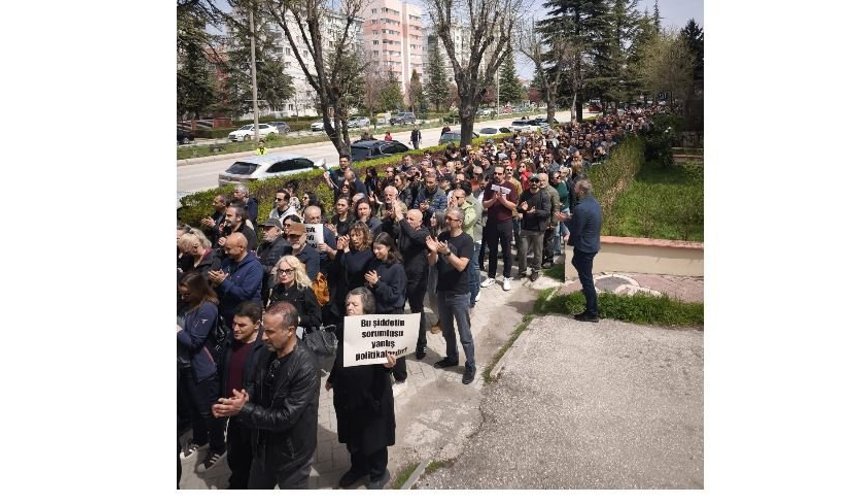 Okullarda Can Güvenliği İsteyen Öğretmenlerden Büyük Protesto