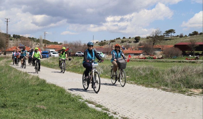 Frig Vadisi’nde Pedallar Döndü Tarih Canlandı