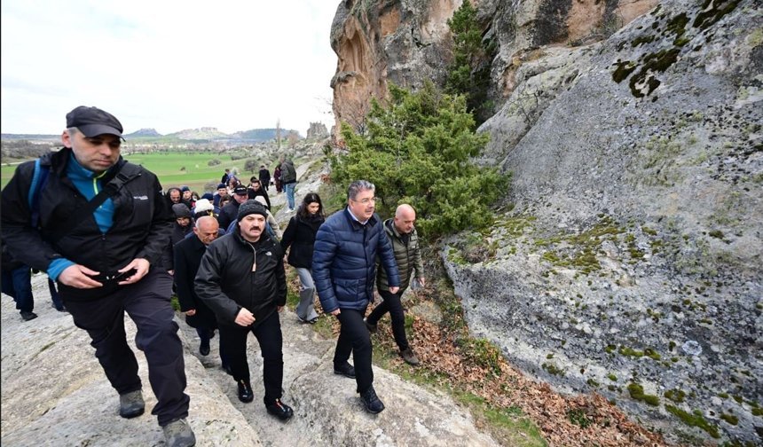 Vali Yılmaz tarihi mirası yerinde inceledi