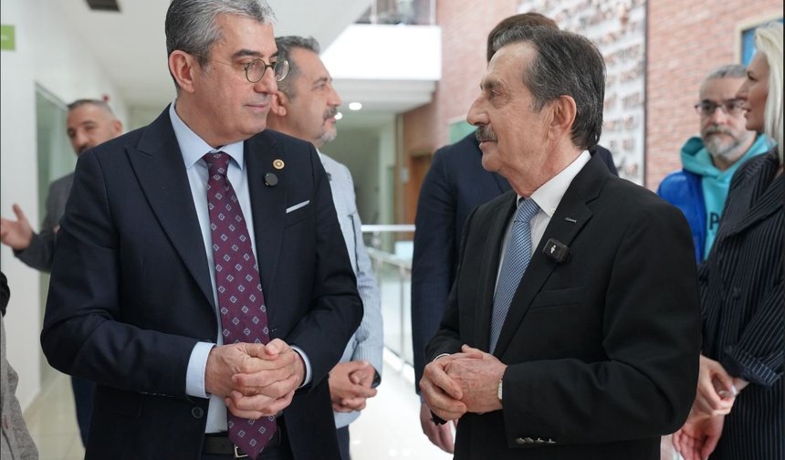 Günaydın: “Yeni Moda Kumpaslarla Belediyeleri Ele Geçirmek”