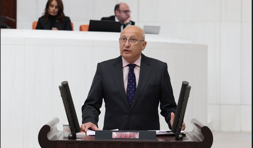CHP’li Çakırözer: “Eskişehirlilerin sağlık alanlarını kimlere peşkeş çekiyorsunuz”