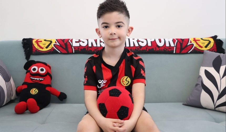 Biriktirdiği tüm parasını şampiyonluk için bağışladı