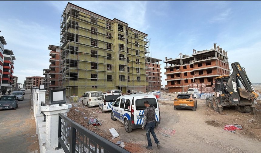 Eskişehir'de asansör boşluğuna düşen sıva ustası öldü