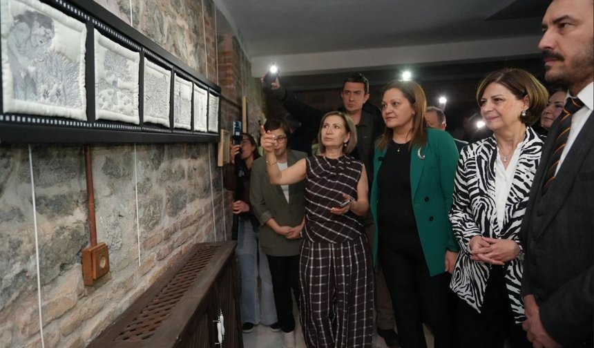 “Efsanelerle İpek” Sergisinin Üçüncü Durağı Afyonkarahisar Oldu