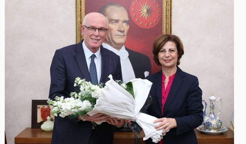 Başkan Kazım Kurt'tan Ayşe Ünlüce'ye Destek