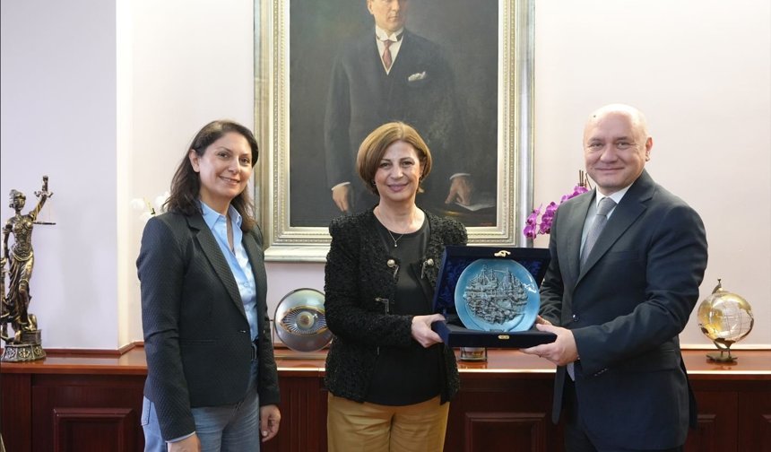 Tarık Balyalı’dan Başkan Ünlüce’ye Ziyaret