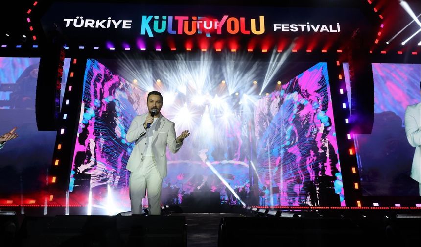 “Türkler Geliyor” Eskişehir’de İlk Kez Seslendirildi